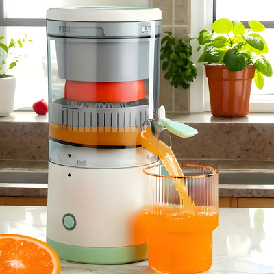 SqueezeMate Portable Electric Juicer – USB Powered Cordless Citrus Press for Healthy Juice - Hommzy 